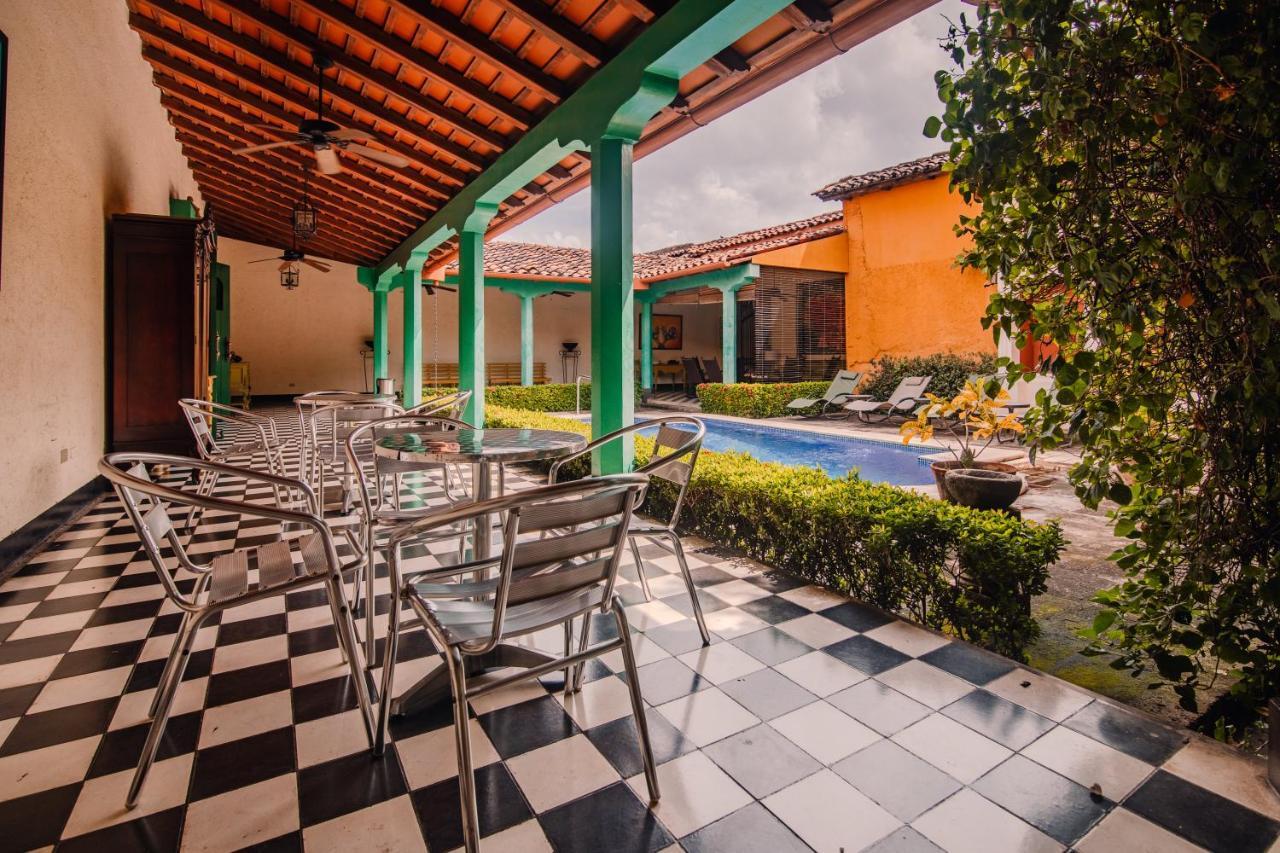 Hotel El Convento Leon Nicaragua Exterior photo